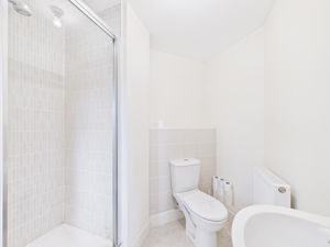 En-suite- click for photo gallery